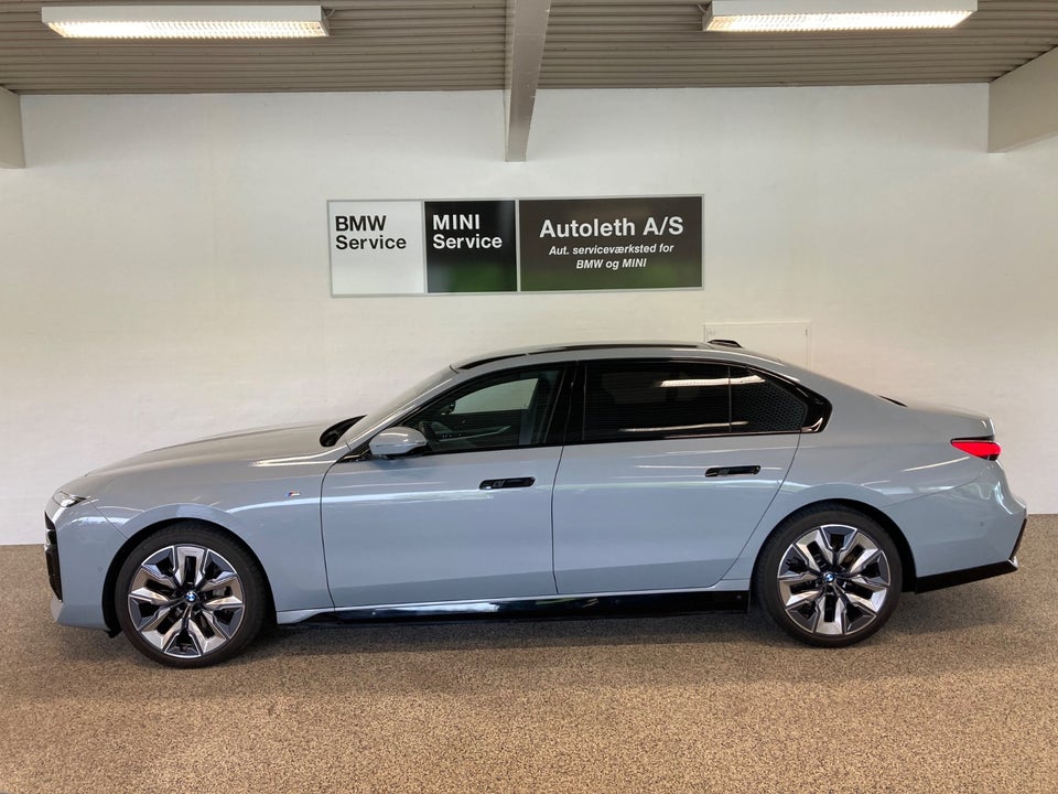 BMW i7 xDrive60 M-Sport 4d
