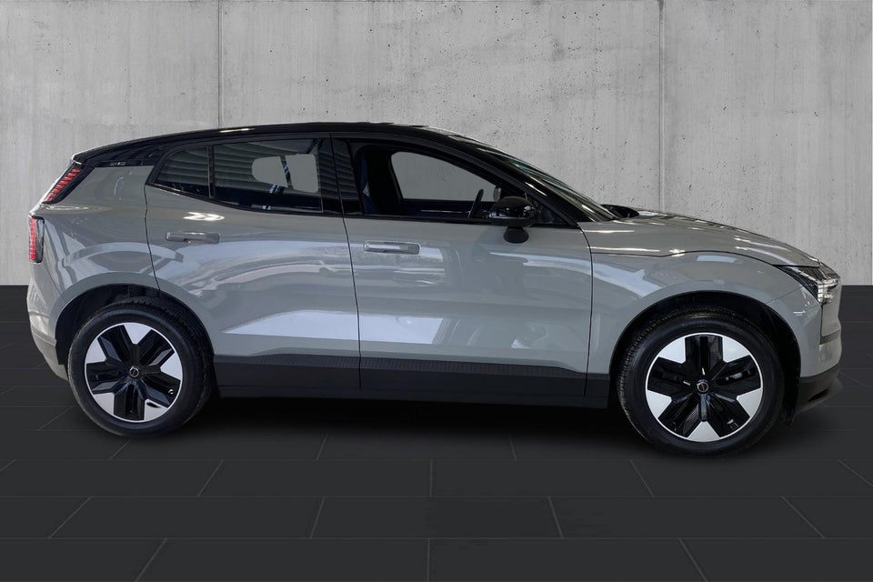 Volvo EX30 Standard Range Plus 5d