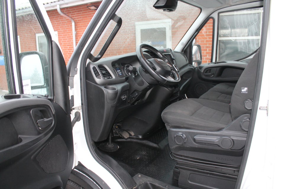 Iveco Daily 2,3 35S16 18m³ Van AG8