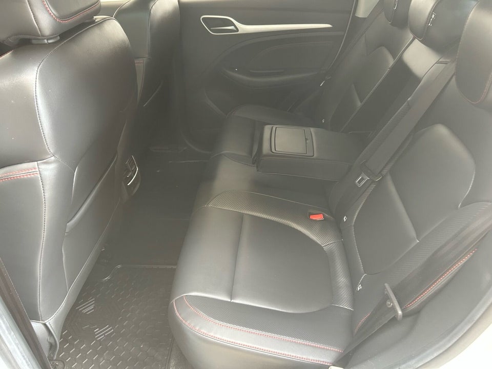 MG ZS 70 Luxury 5d