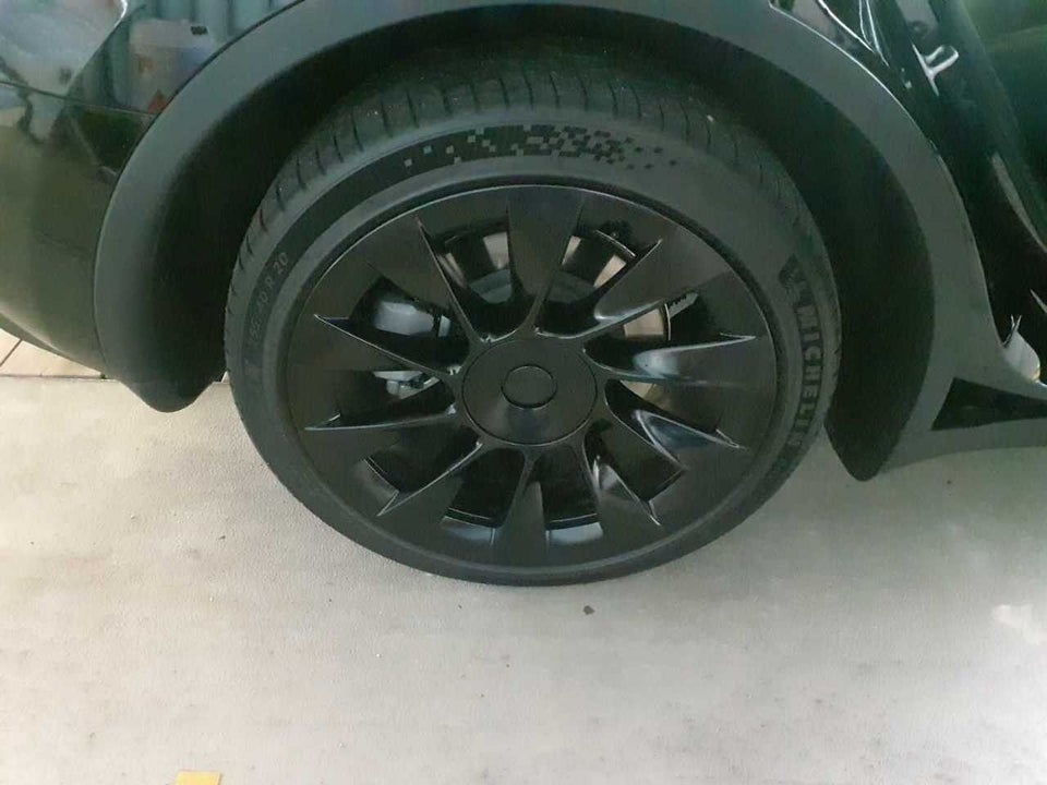 Tesla Model Y Long Range AWD 5d