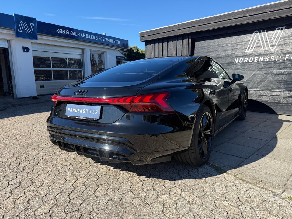 Audi e-tron GT quattro 4d