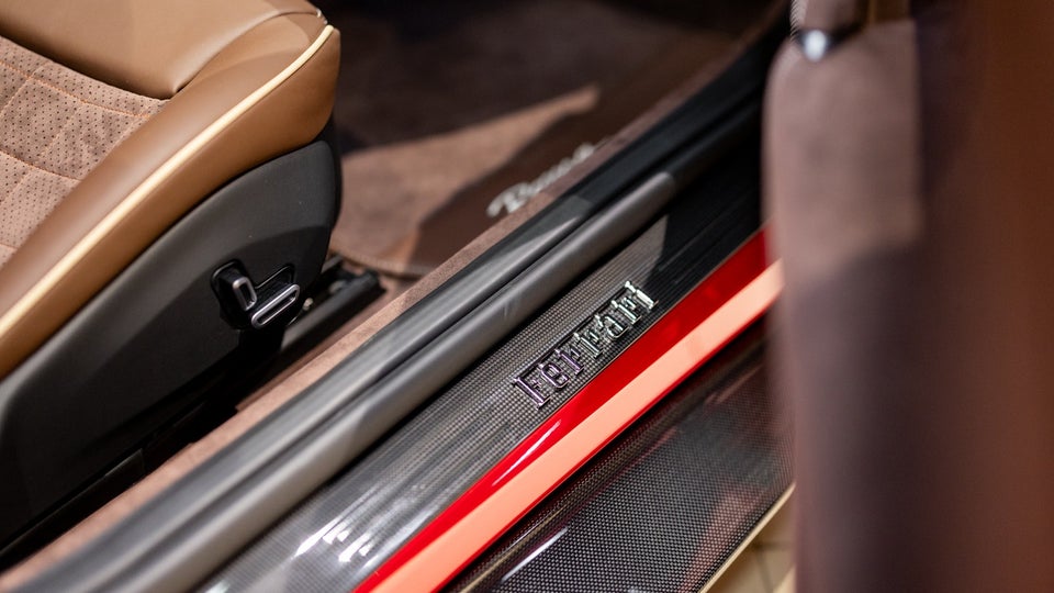 Ferrari Roma 3,9 Spider DCT 2d