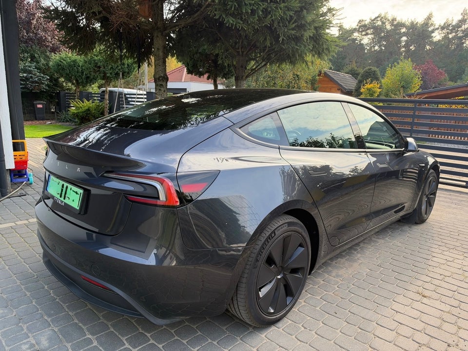 Tesla Model 3 RWD 4d