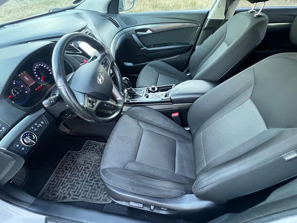 Hyundai i40 1,7 CRDi 141 Trend CW DCT 5d