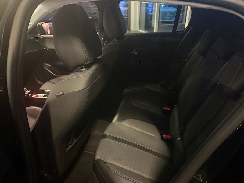 Peugeot 208 1,2 PureTech 100 Allure EAT8 5d