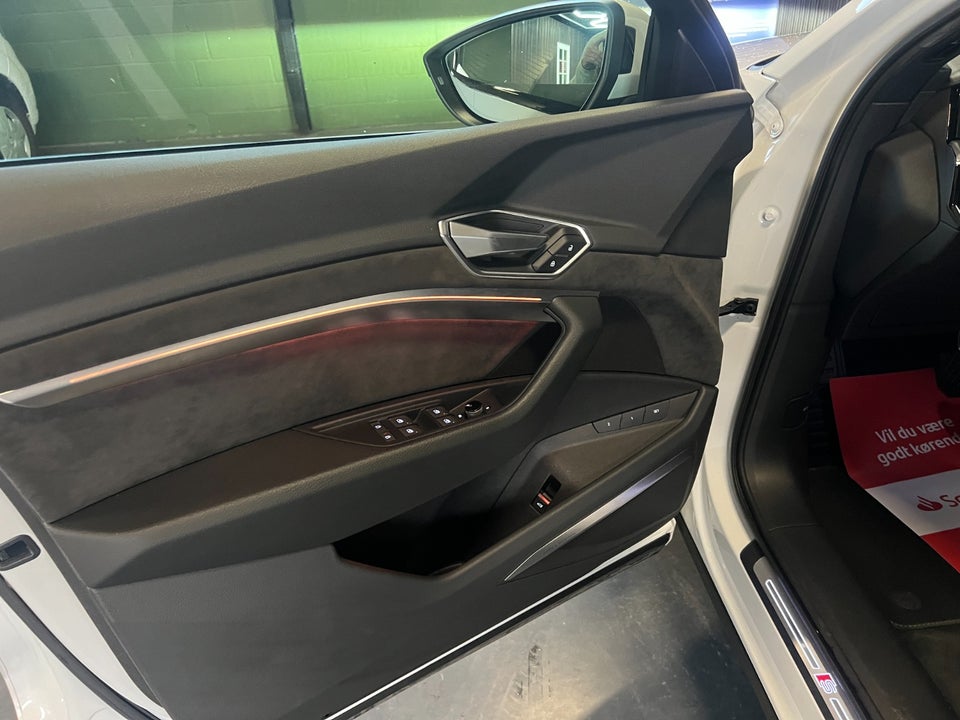 Audi e-tron 55 S-line quattro 5d