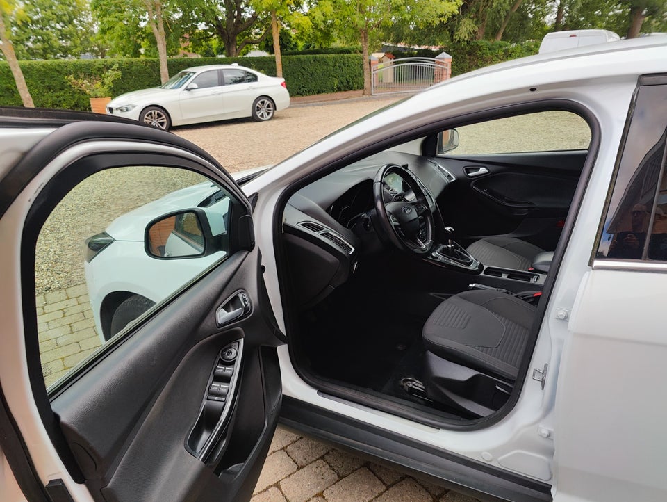 Ford Focus 1,5 TDCi 120 Titanium stc. Van 5d