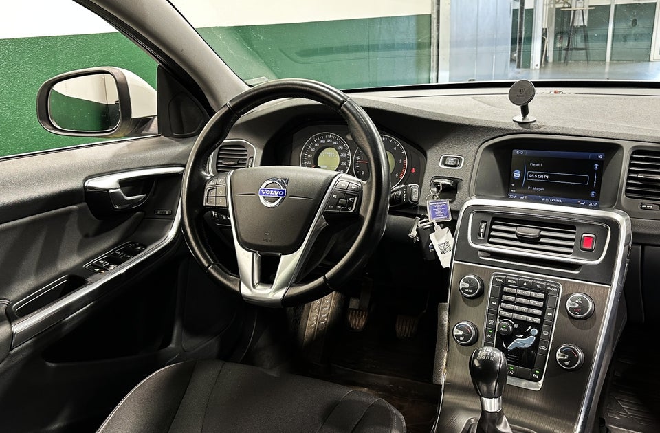 Volvo V60 2,0 D3 136 Kinetic 5d