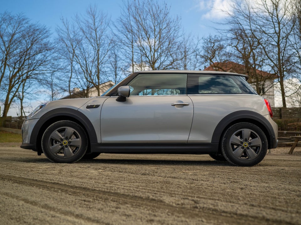 MINI Cooper SE Essential 3d