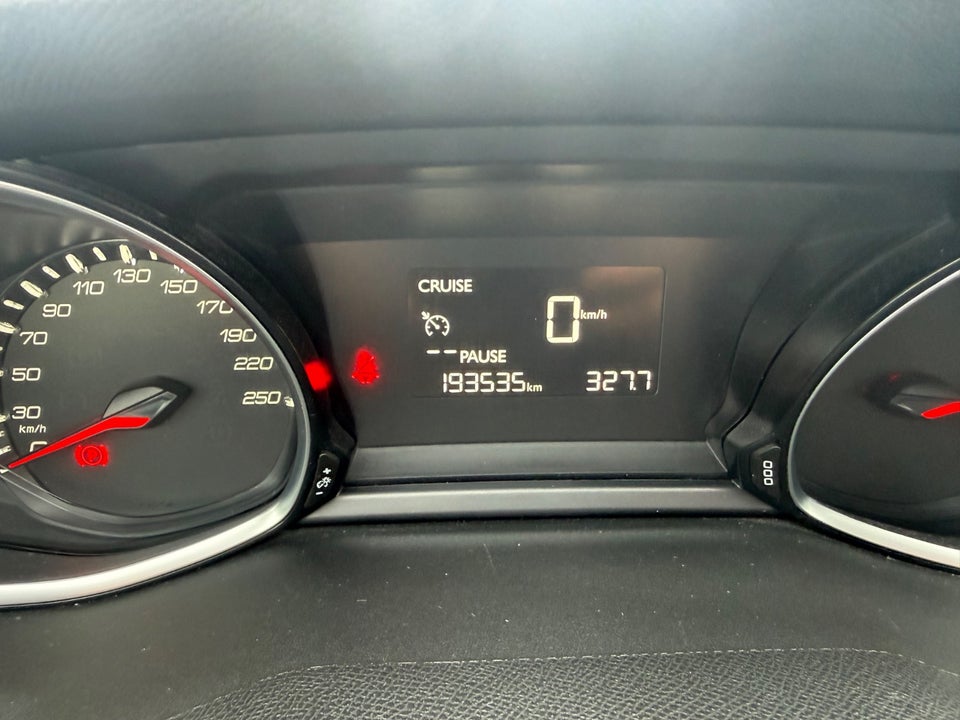 Peugeot 308 1,6 THP 125 Active 5d