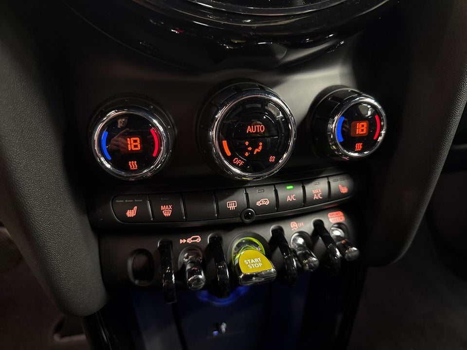 MINI Cooper SE Essential 3d