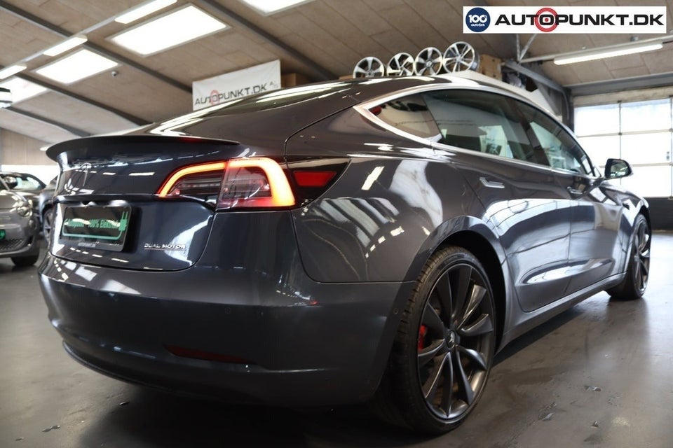 Tesla Model 3 Performance AWD 4d