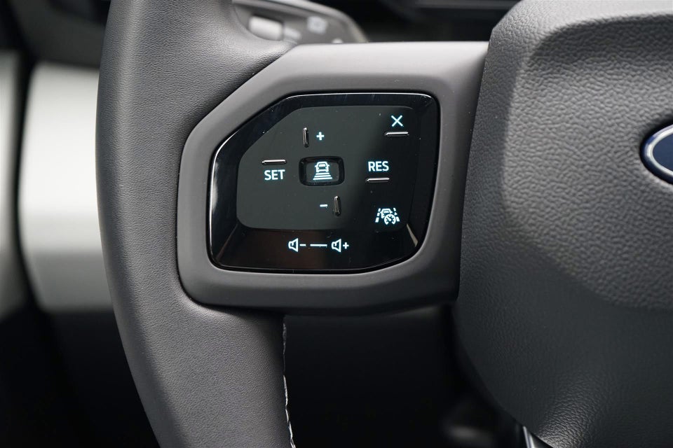 Ford Explorer 82 Premium Extended Range 5d