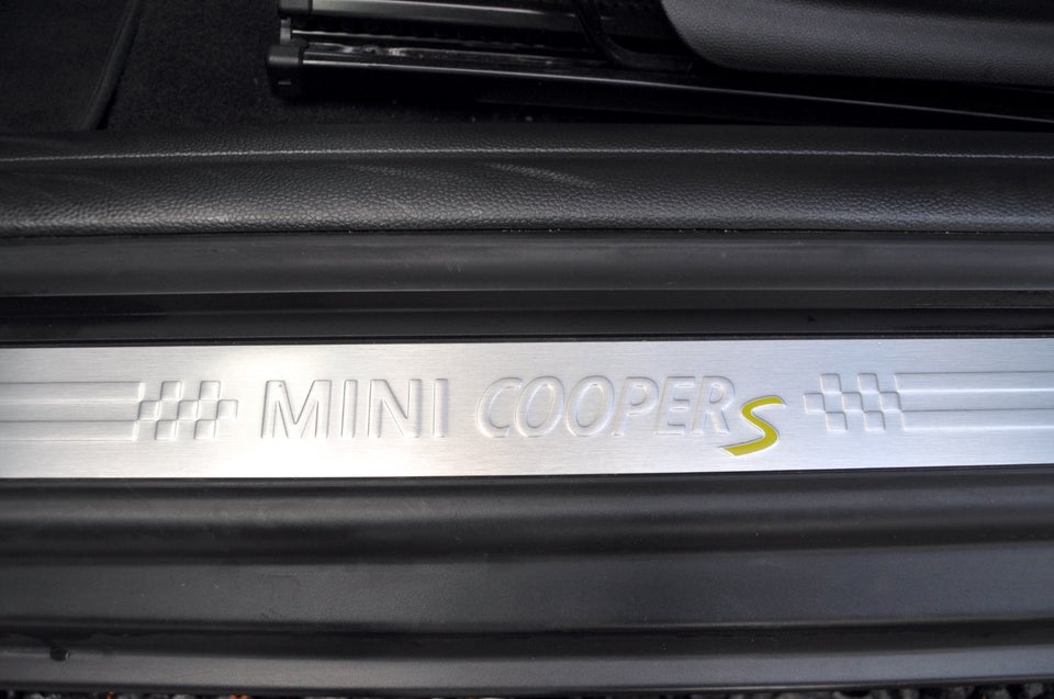 MINI Cooper SE Essential 3d