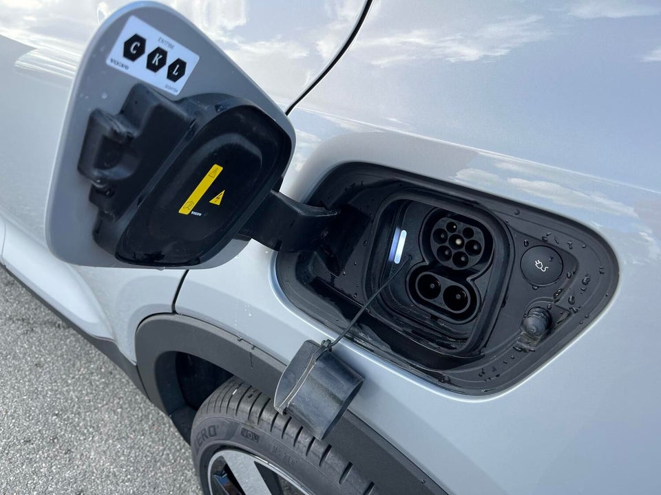 Volvo EX40 Extended Range Core 5d