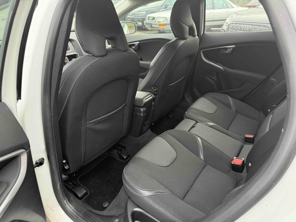 Volvo V40 1,6 D2 115 Drive-E 5d