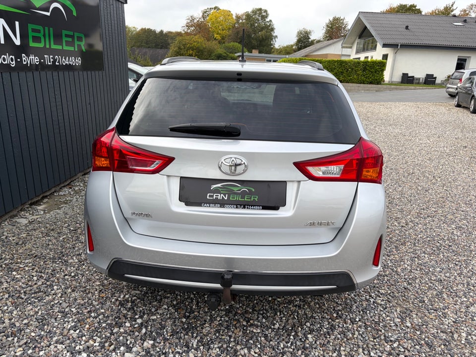 Toyota Auris 1,3 VVT-i T1+ Touring Sports 5d