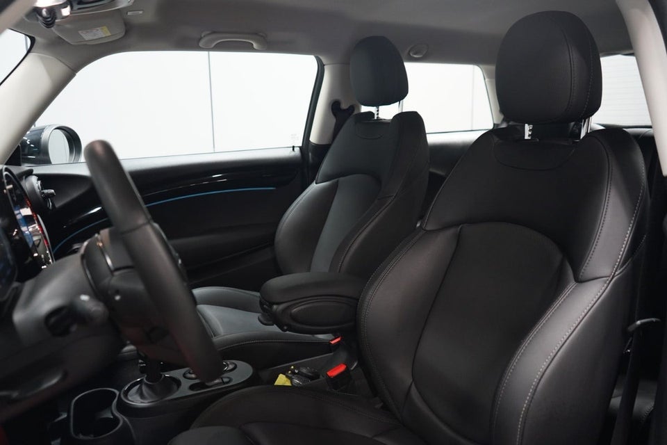 MINI Cooper SE Classic Trim 3d