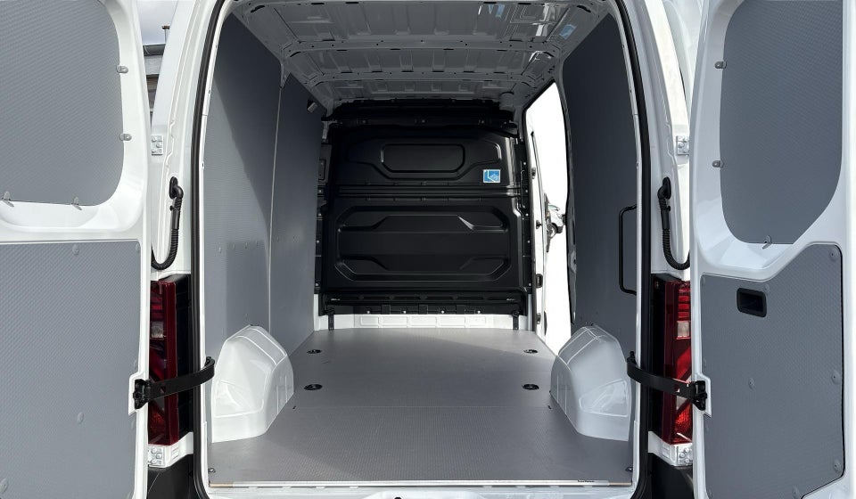 Renault Master V T33 2,0 dCi 130 L2H2 Kassevogn Tekno