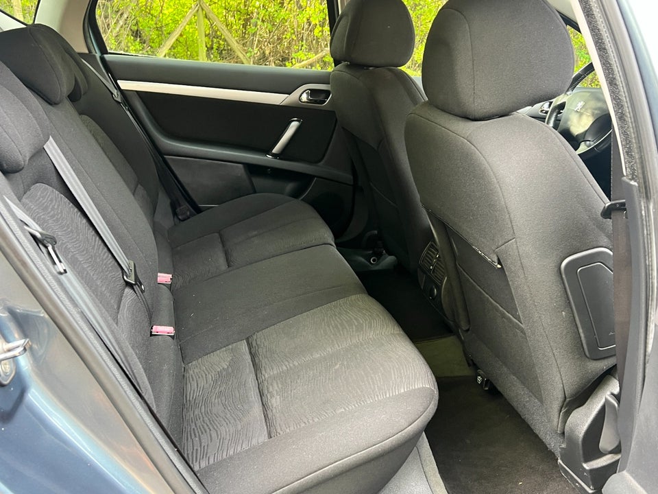 Peugeot 407 2,0 XR stc. 5d