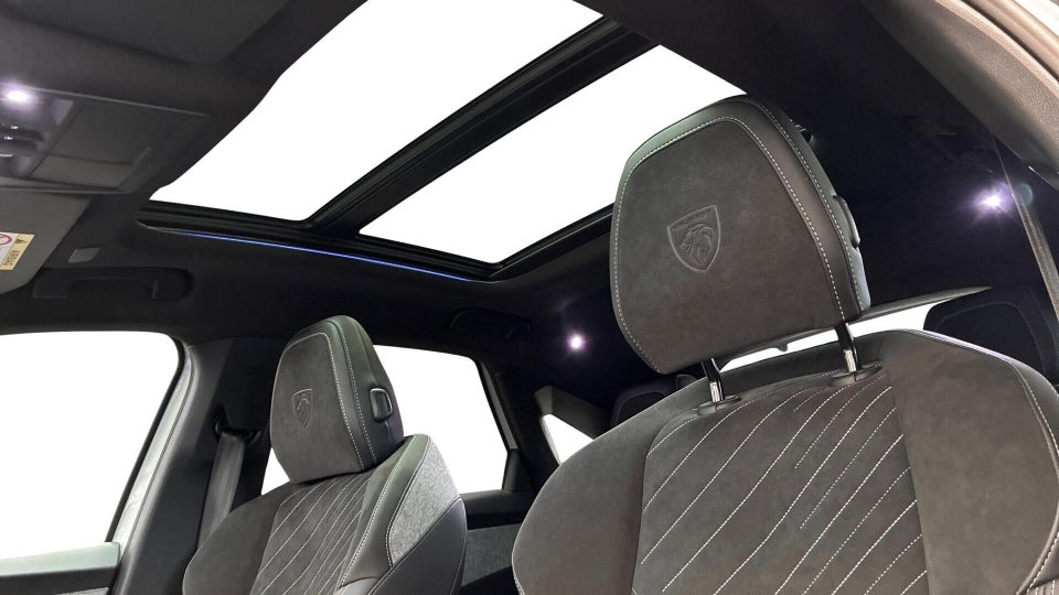 Peugeot e-3008 77 GT 5d