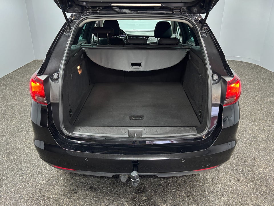 Opel Astra 1,6 CDTi 136 Enjoy Sports Tourer 5d