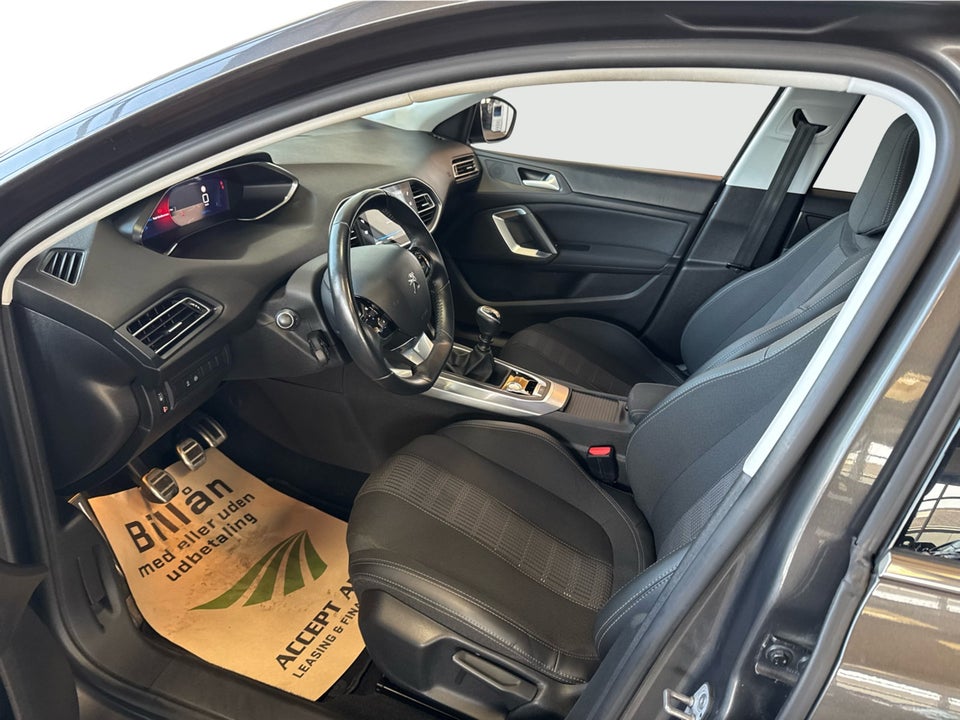 Peugeot 308 1,5 BlueHDi 130 Allure Grand SW 5d