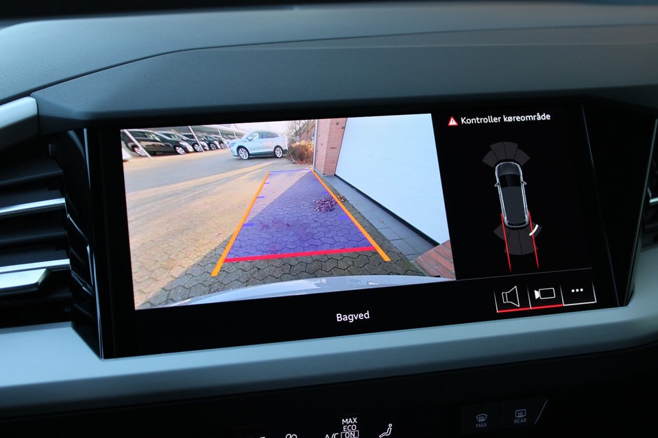 Audi Q4 e-tron 45 quattro 5d