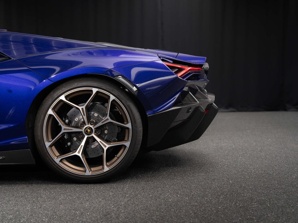 Lamborghini Revuelto 6,5  2d