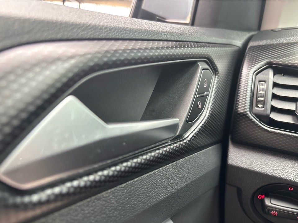 VW T-Cross 1,6 TDi 95 Life DSG 5d