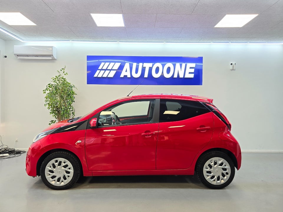 Toyota Aygo 1,0 VVT-i x-press 5d