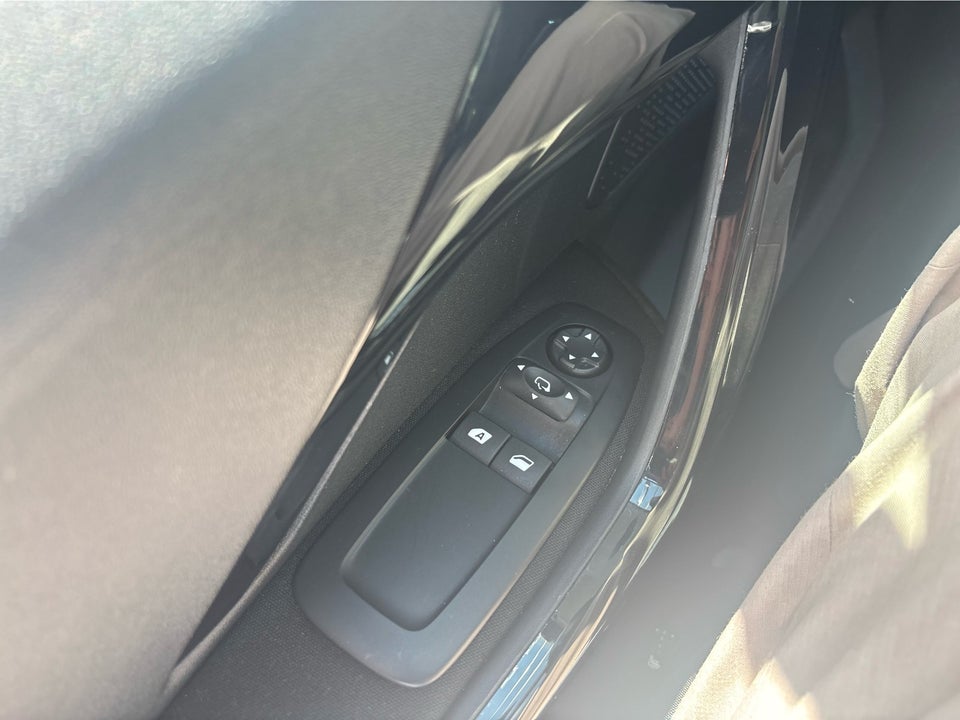 Peugeot 208 1,5 BlueHDi 100 Active 5d