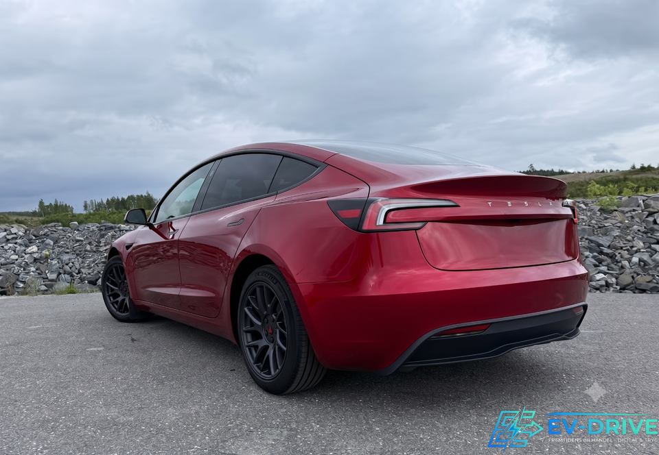 Tesla Model 3 Long Range RWD 4d