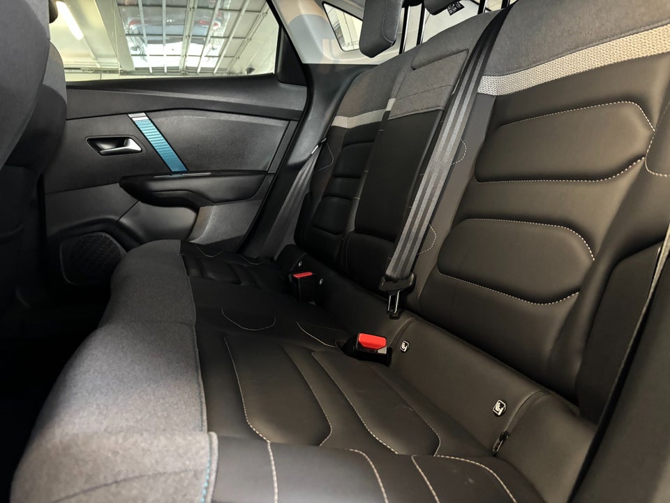 Citroën ë-C4 X 50 Shine 4d