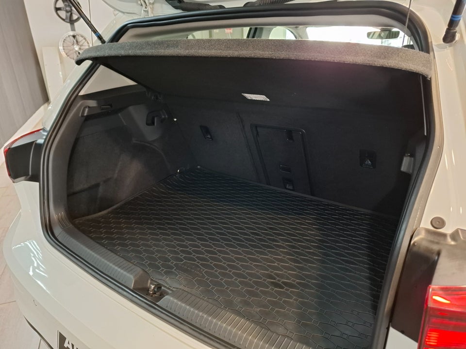VW Golf VIII 1,4 eHybrid DSG 5d