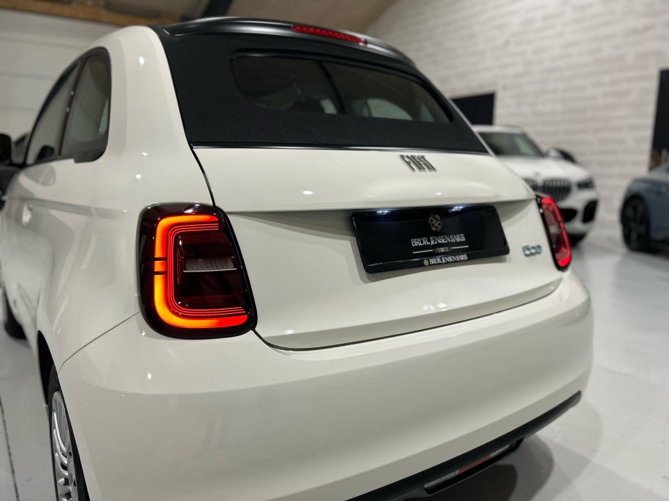 Fiat 500e 42 Icon Cabrio 2d