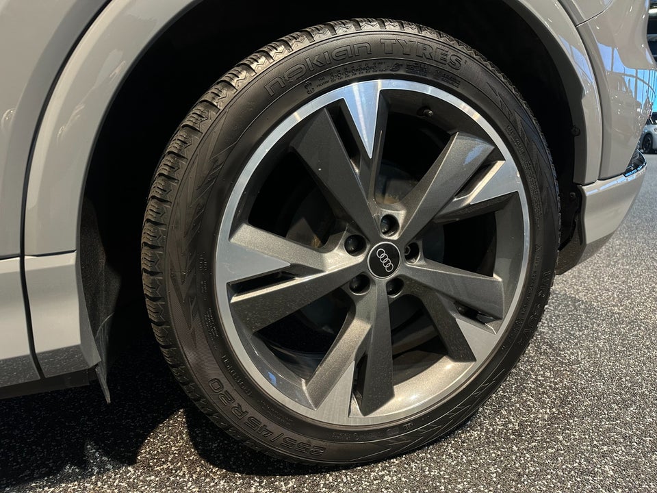 Audi Q4 e-tron 50 S-line quattro 5d