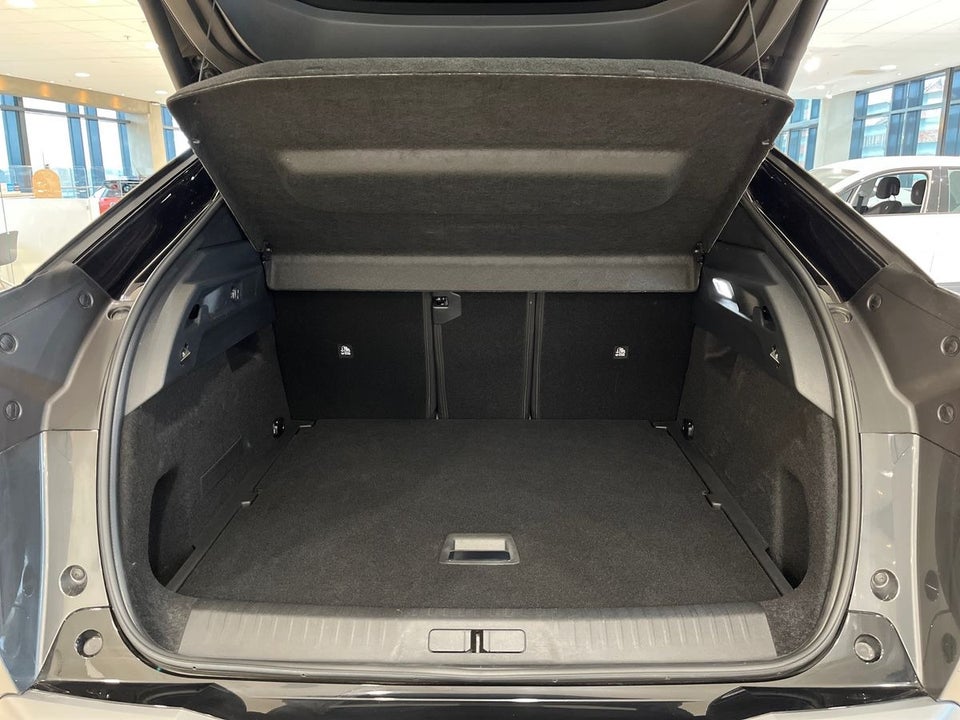 Peugeot e-3008 77 GT Pack 5d