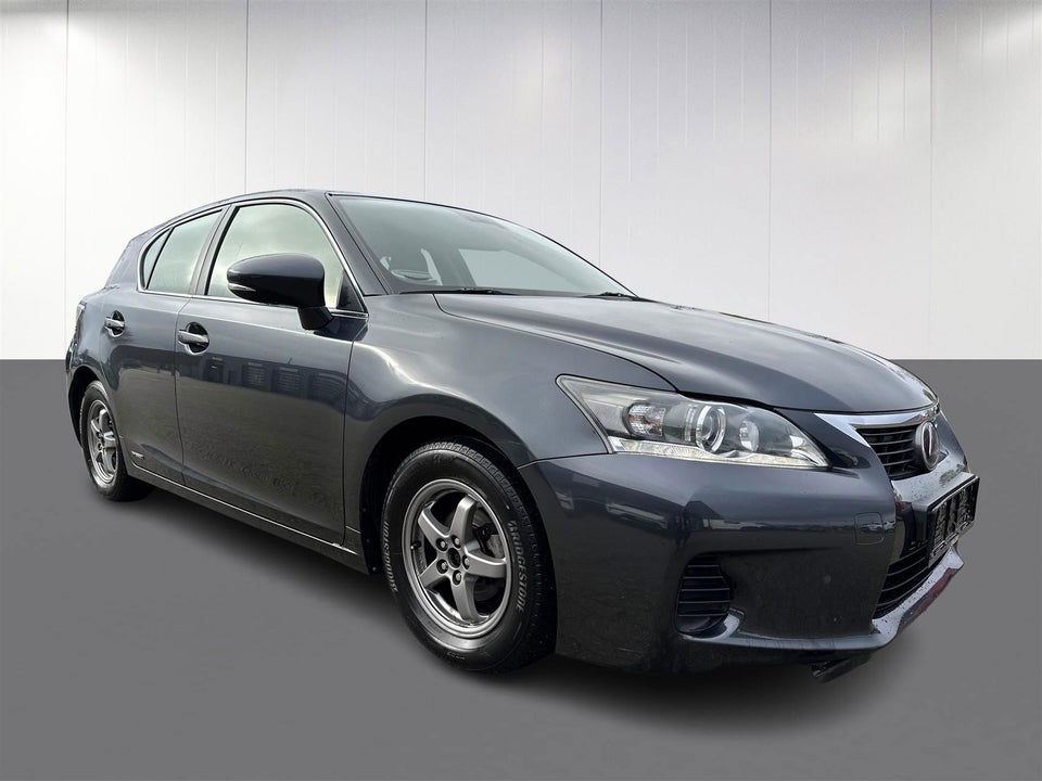 Lexus CT200h 1,8 L1 aut. 5d