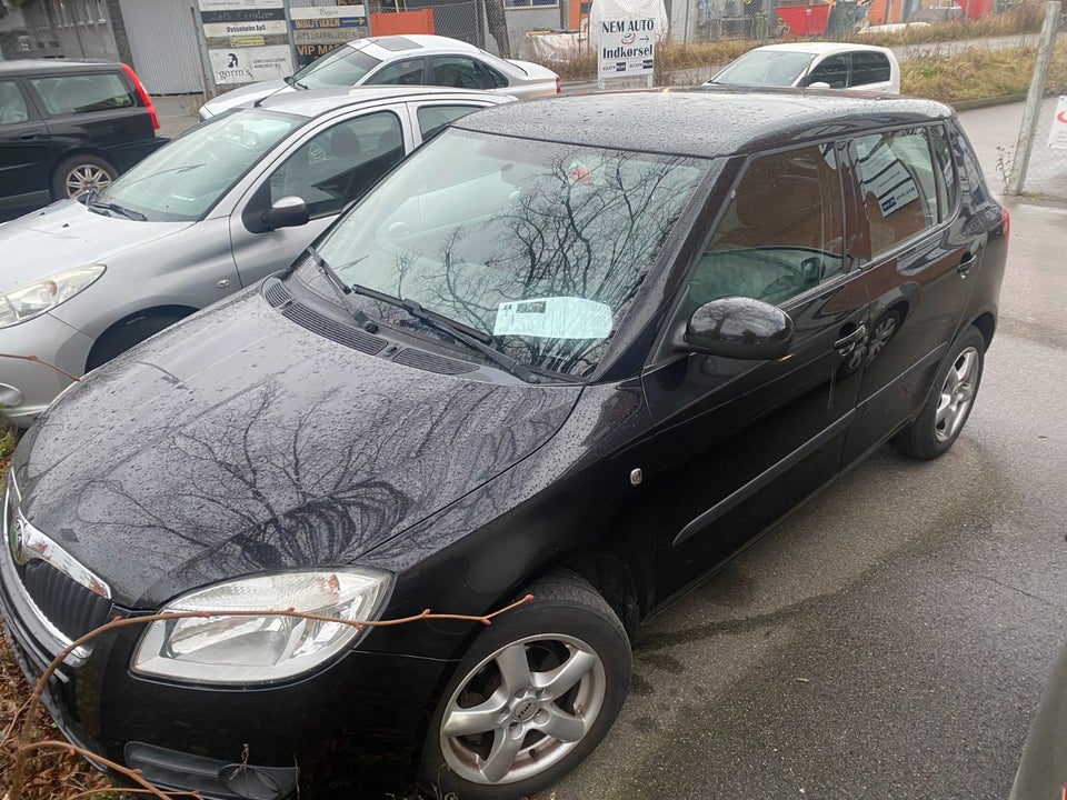 Skoda Fabia 1,6 16V Ambiente 5d