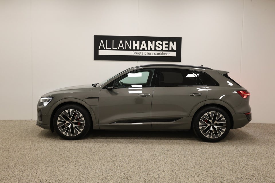 Audi Q8 e-tron 55 S-line quattro 5d