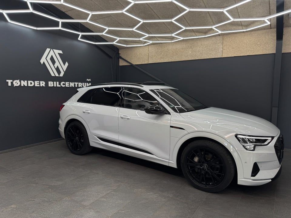 Audi e-tron 55 quattro 5d
