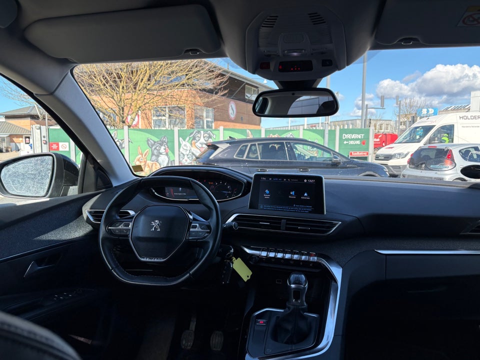 Peugeot 5008 1,2 e-THP 130 Allure 7prs 5d