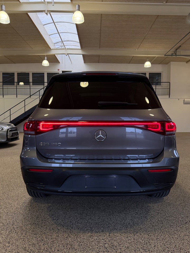 Mercedes EQB250 Progressive 7prs 5d