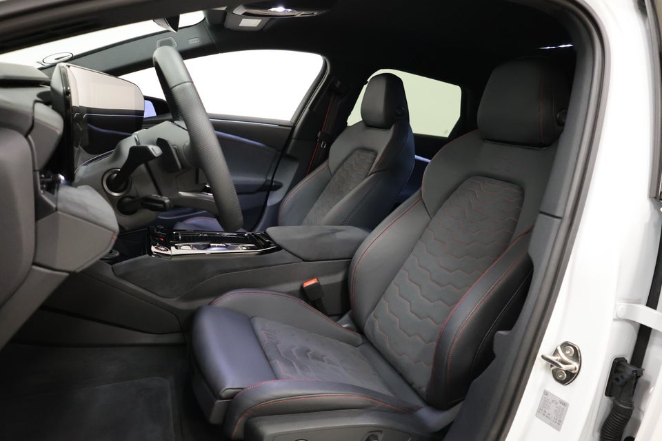 Audi S6 e-tron Avant quattro 5d