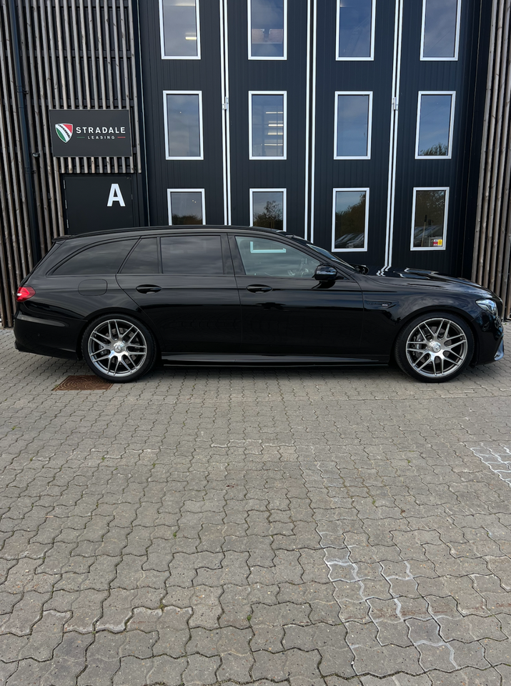 Mercedes E63 4,0 AMG stc. aut. 4Matic+ 5d