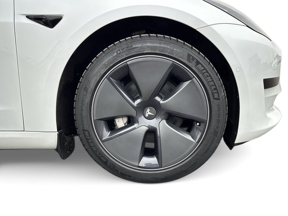 Tesla Model 3 Standard Range+ RWD 4d