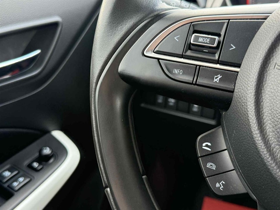 Suzuki Swift 1,2 Dualjet Exclusive CVT 5d