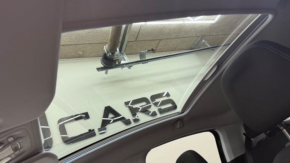 Peugeot 208 1,2 VTi Allure Sky 5d